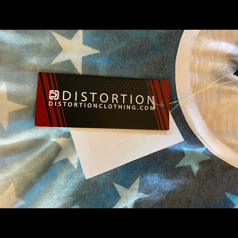 Distortion - Picture 3 of 3